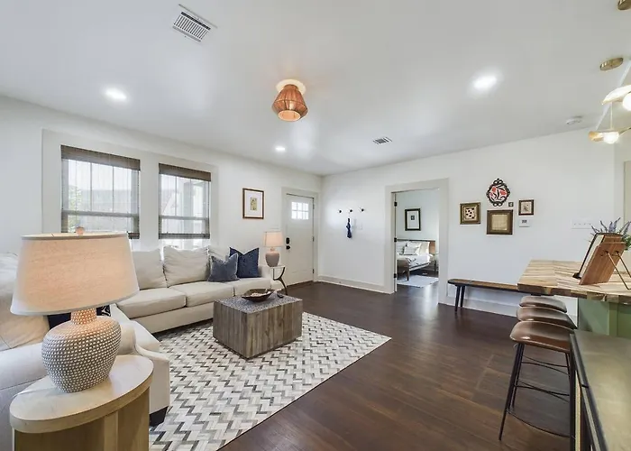 Buchanan - Eclectic Mid-mod Design Dt *