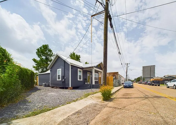 Buchanan - Eclectic Mid-mod Design Dt Lafayette