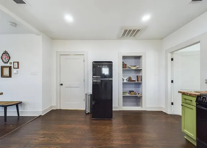 Buchanan - Eclectic Mid-mod Design Dt * Lafayette